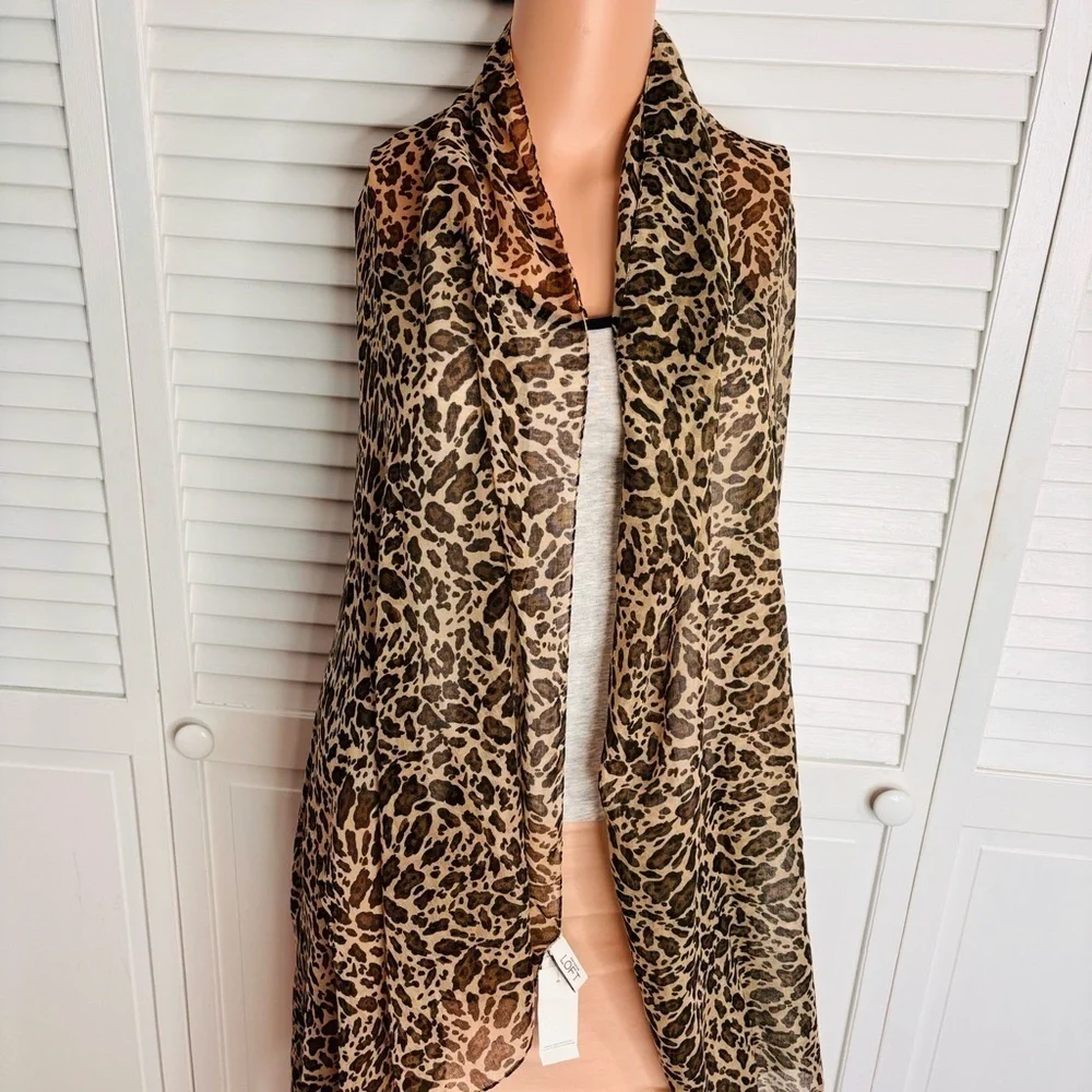Price is firm ANN TAYLOR LOFT Lightweight Animal Print Scarf